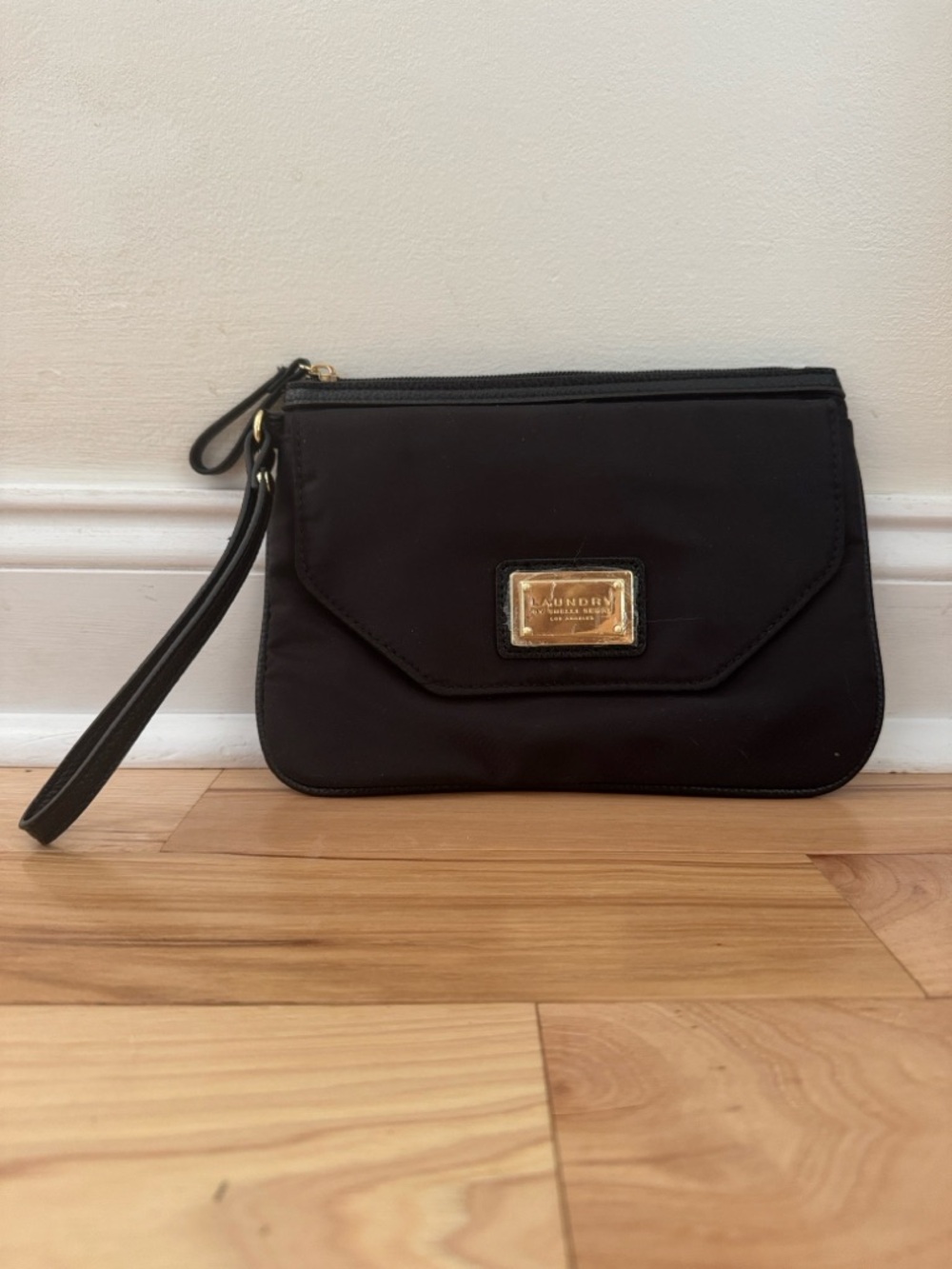 Laundry By Shelli Segal Black Wristlet Clutch with Gold Plaque NWT